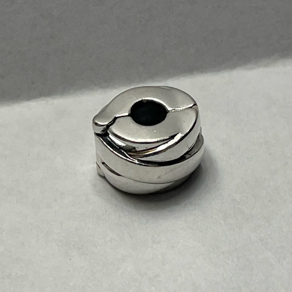 Set of 2 - Authentic Pandora Polished Ribbons Clip Charm - never worn